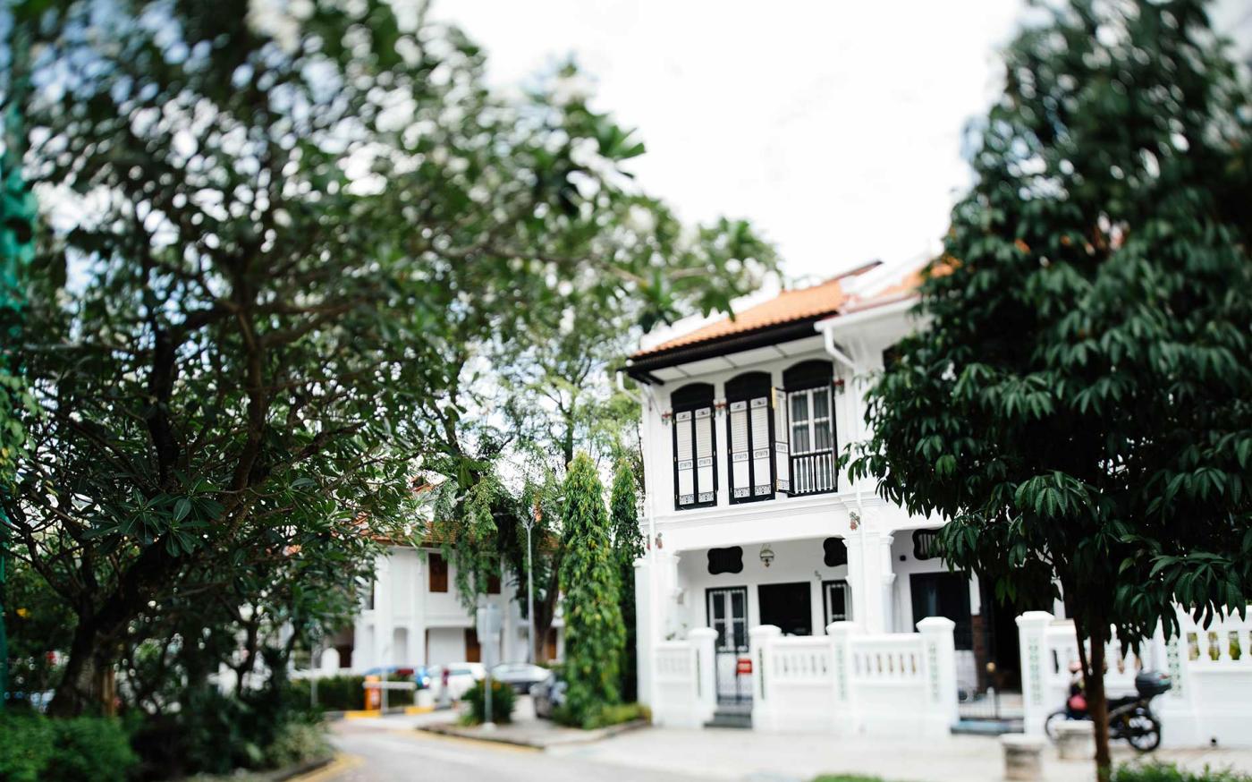 A white house.